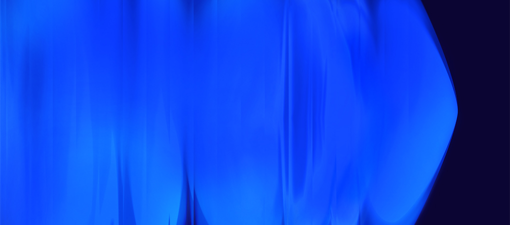 Dunkelblauer blurred Hintergrund